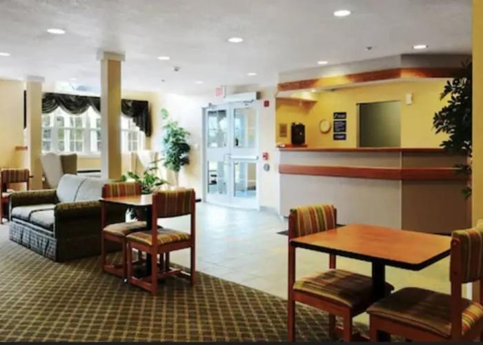 Parry Sound Inn & Suites