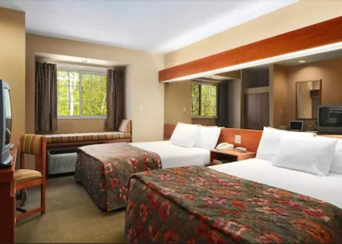 Parry Sound Inn & Suites