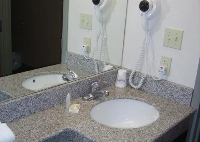 Parry Sound Inn & Suites