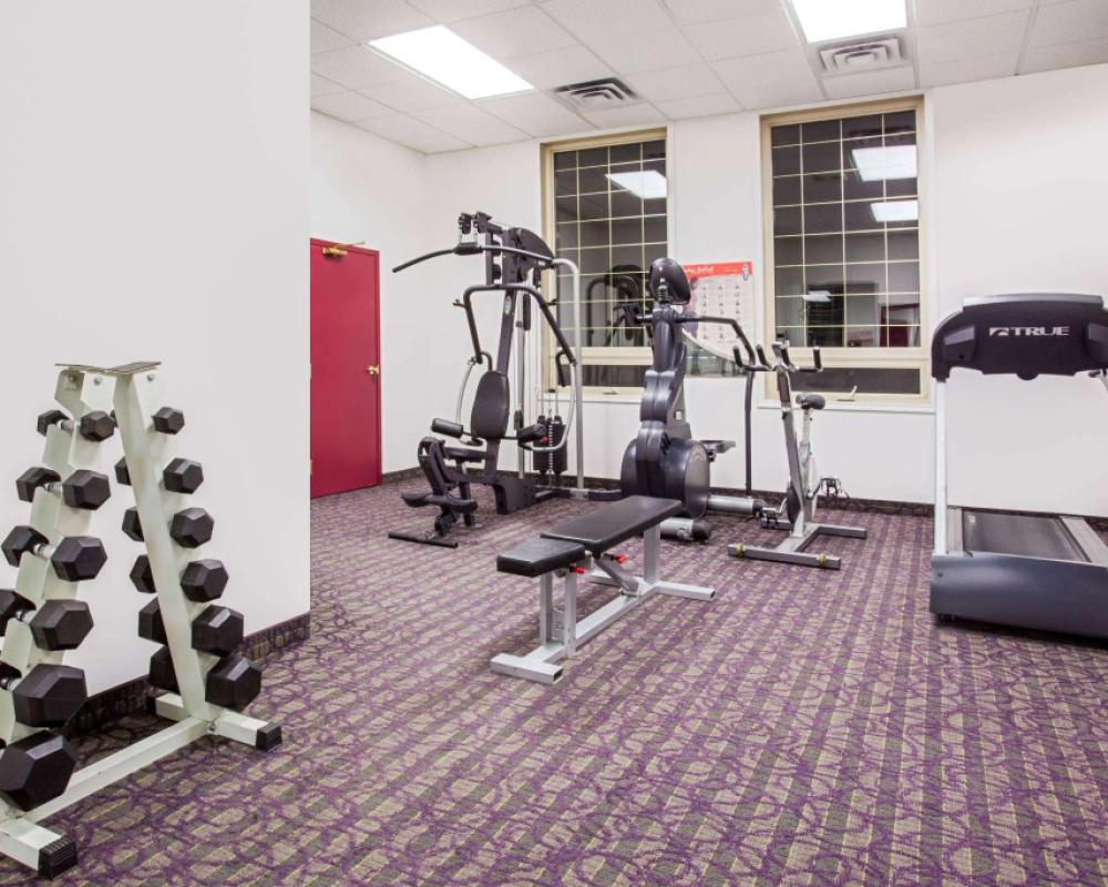 фото Ramada by Wyndham Red Deer Hotel and Suites