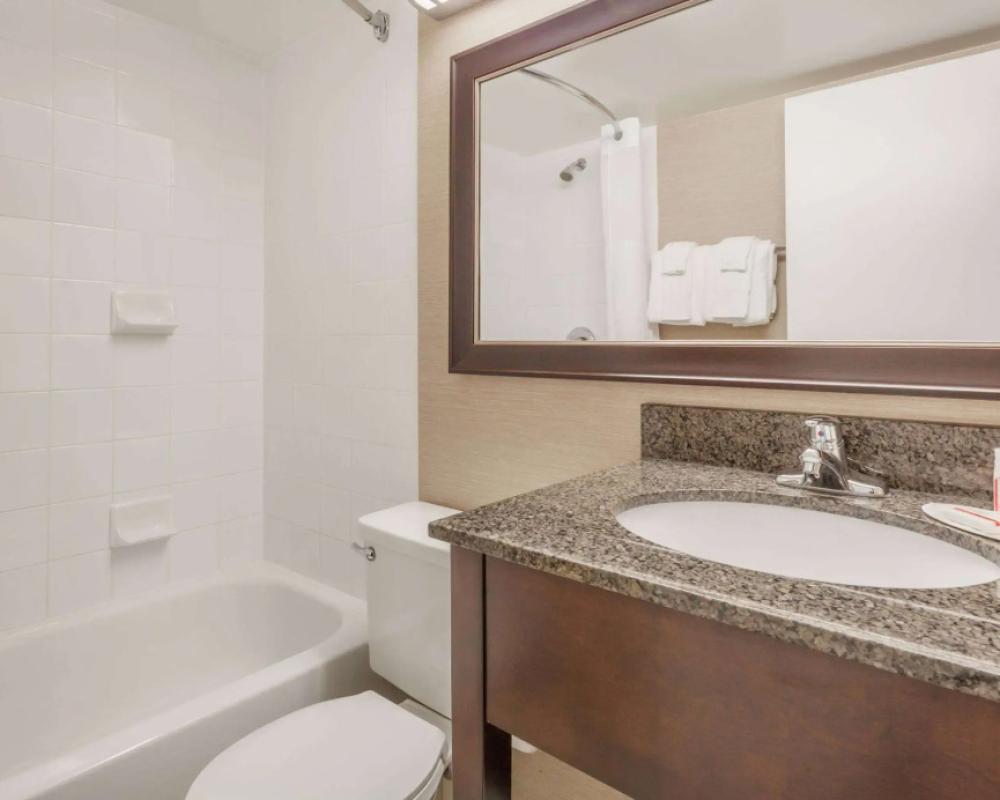 фото Baymont by Wyndham Red Deer