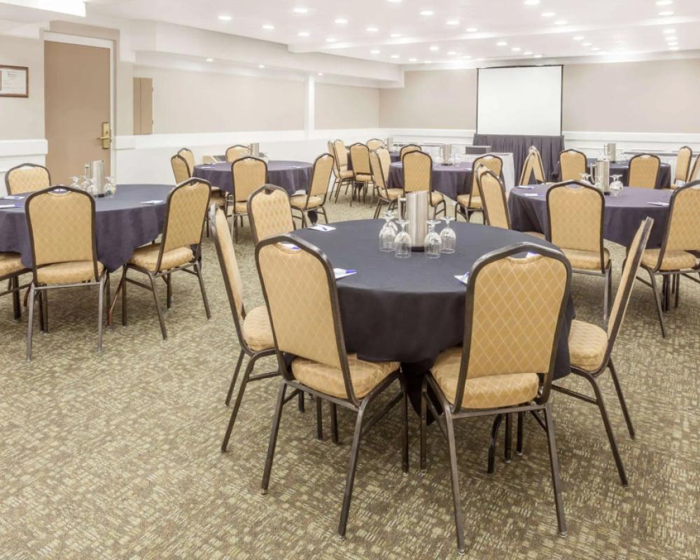 фото Baymont by Wyndham Red Deer