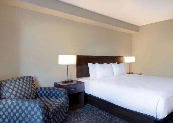 Days Inn & Suites by Wyndham Yorkton