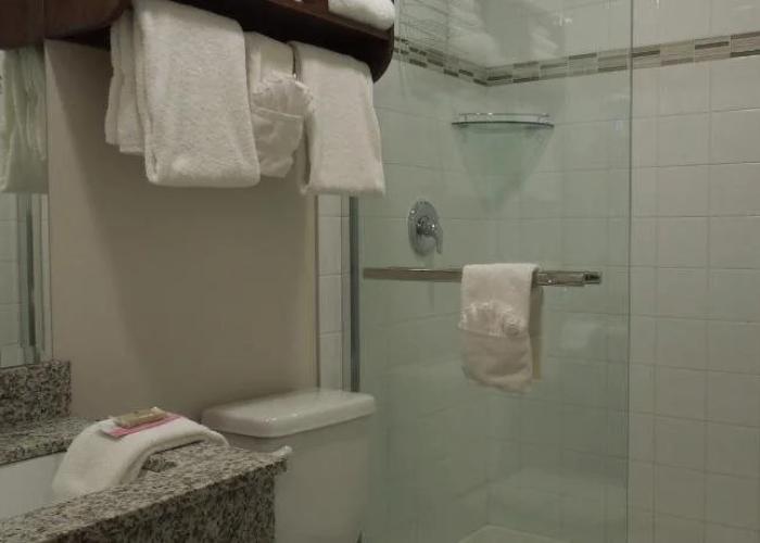 Walking Eagle Inn & Lodge