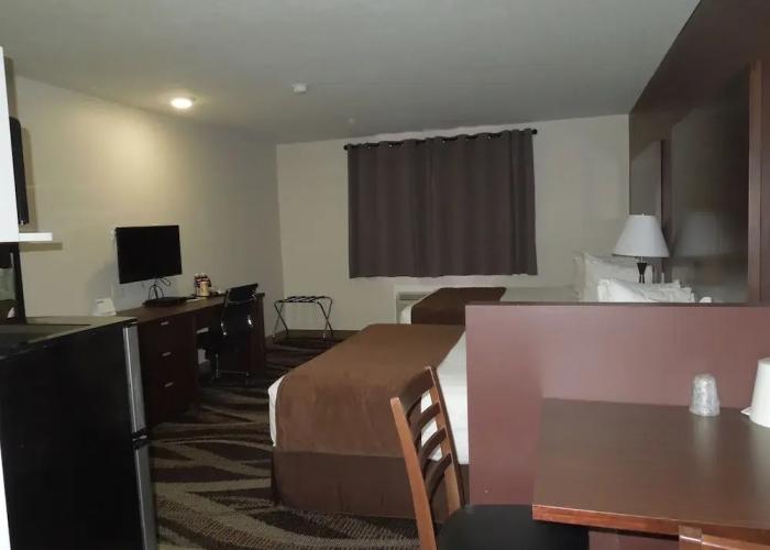 Walking Eagle Inn & Lodge