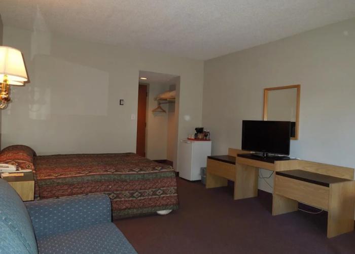 Walking Eagle Inn & Lodge