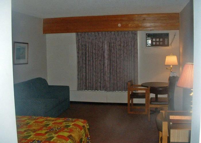 Walking Eagle Inn & Lodge