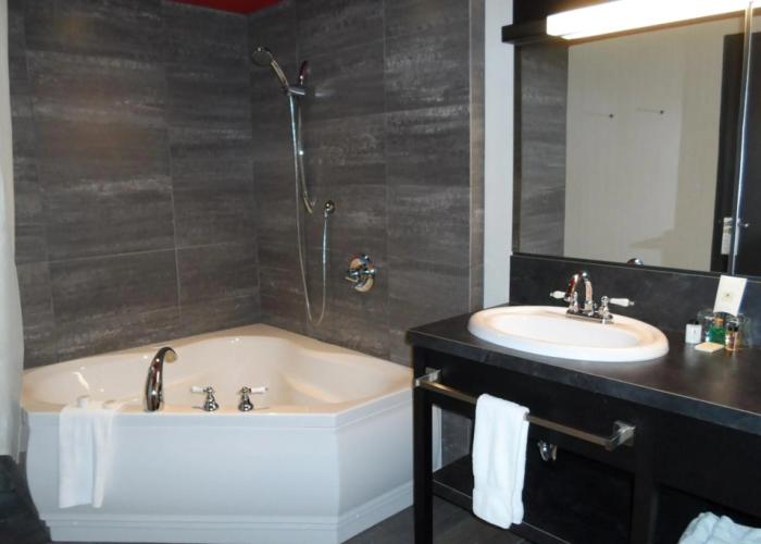 Grand Times Hotel Sherbrooke