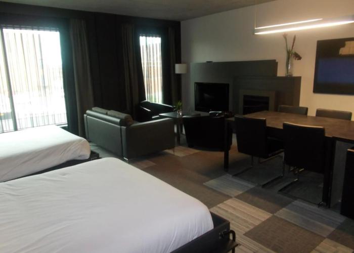 Grand Times Hotel Sherbrooke