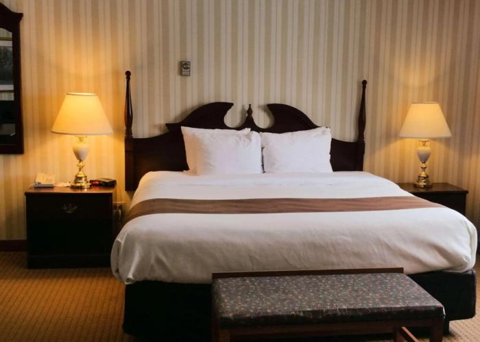 Quality Hotel & Suites