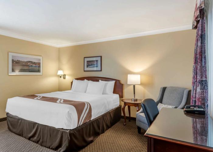 Quality Inn & Suites Garden of the Gulf