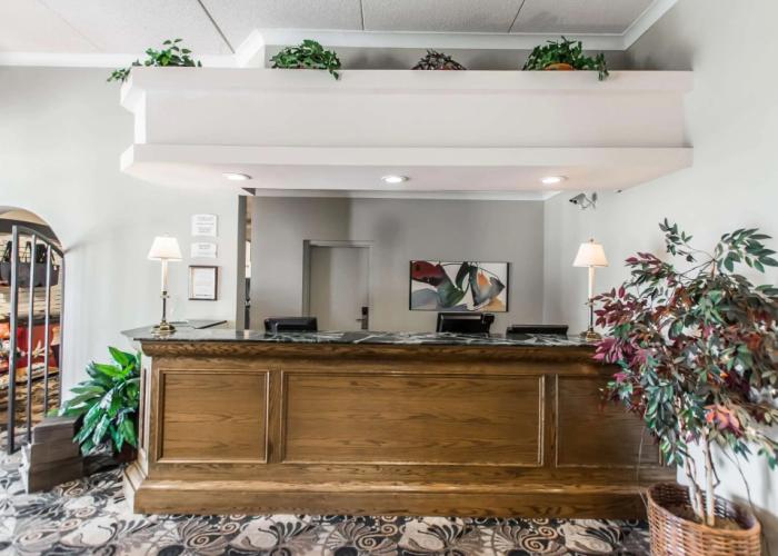 Quality Inn & Suites Garden of the Gulf