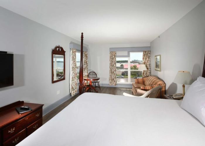 Loyalist Country Inn & Conference Centre