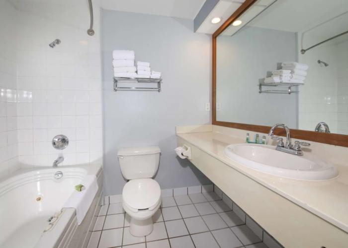 Loyalist Country Inn & Conference Centre