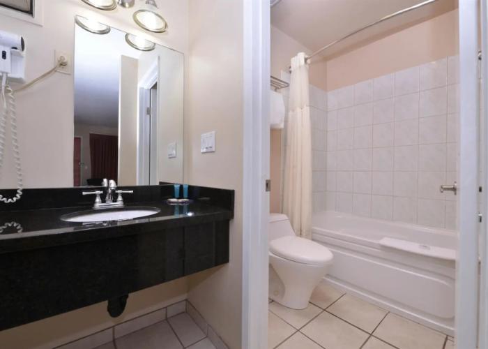 Canadas Best Value Inn & Suites Vernon