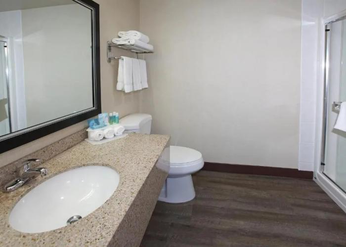 Holiday Inn Express And Suites - Vernon by IHG
