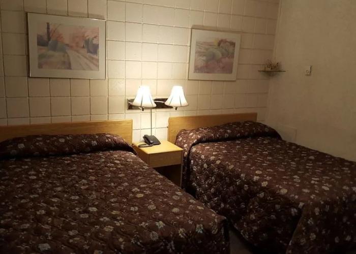 Safari Inn Motel