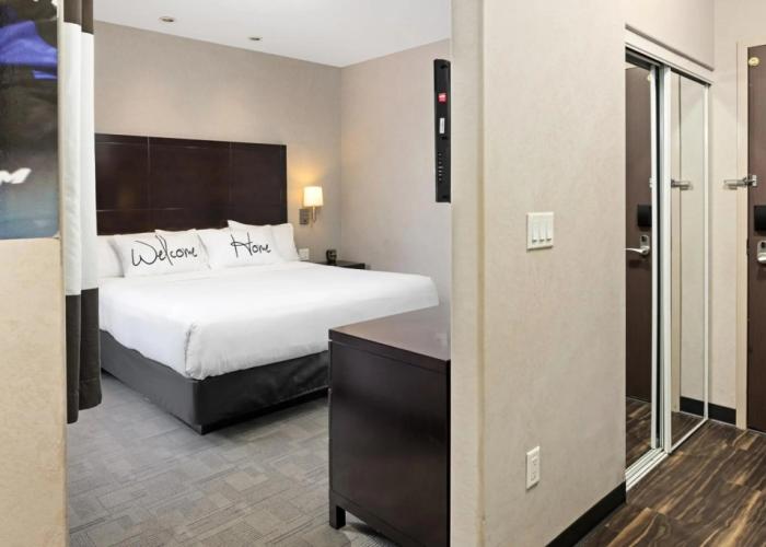 Home Inn & Suites Swift Current