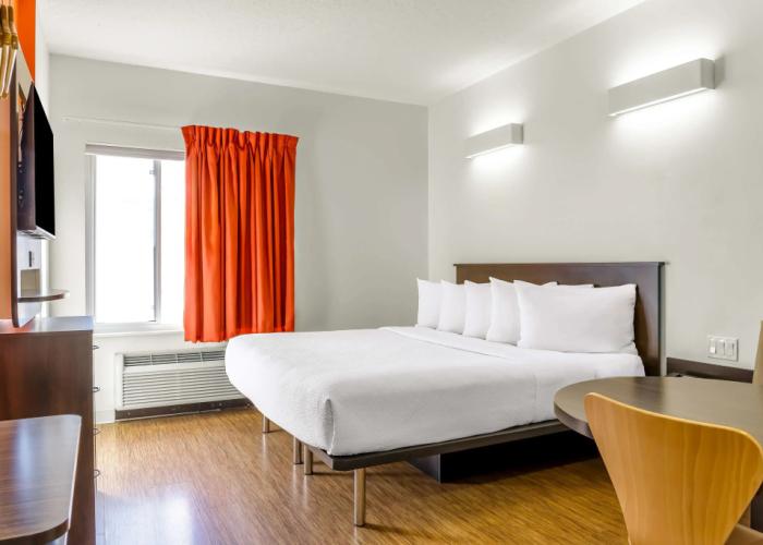 Motel 6 Swift Current, SK