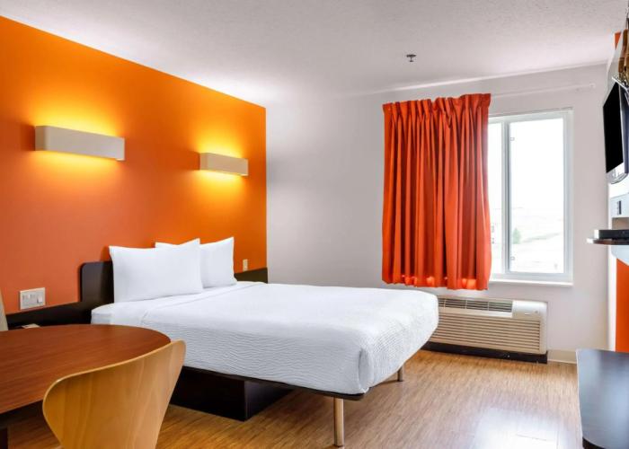 Motel 6 Swift Current, SK