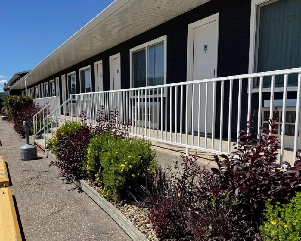 фото Coast Swift Current Hotel