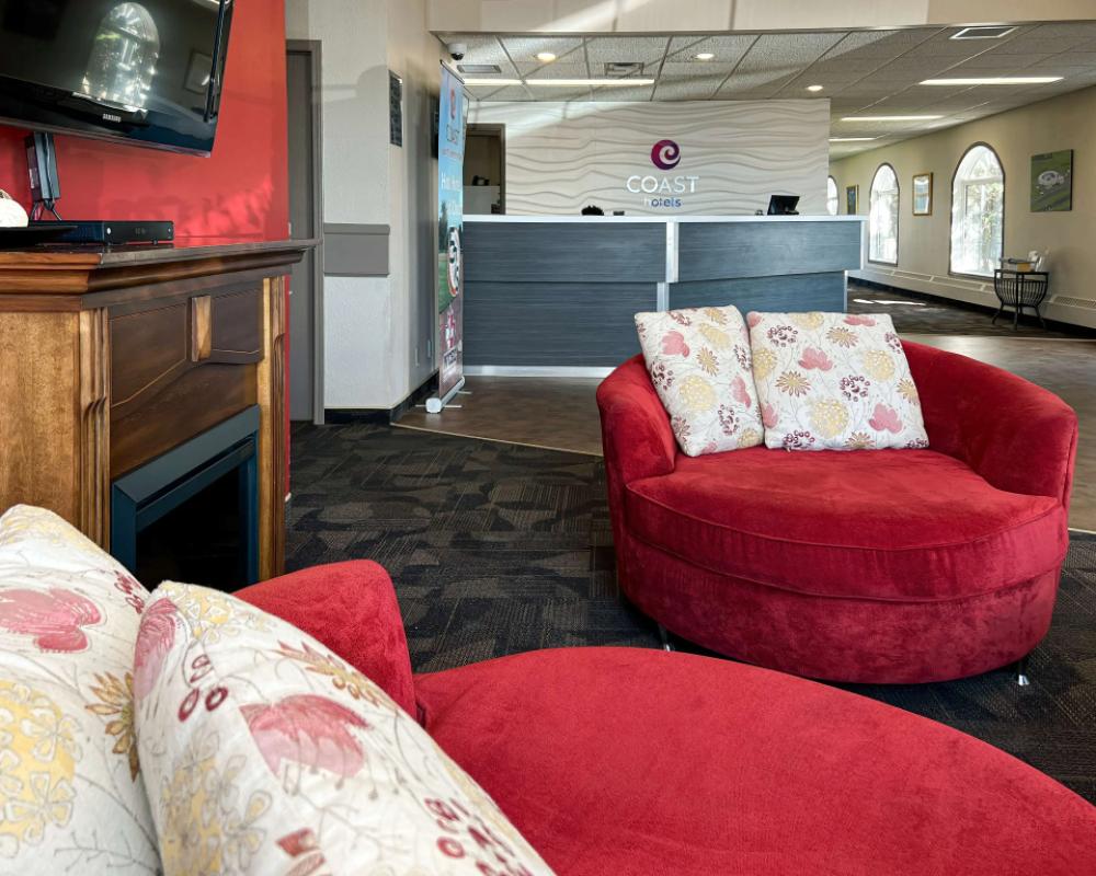 фото Coast Swift Current Hotel