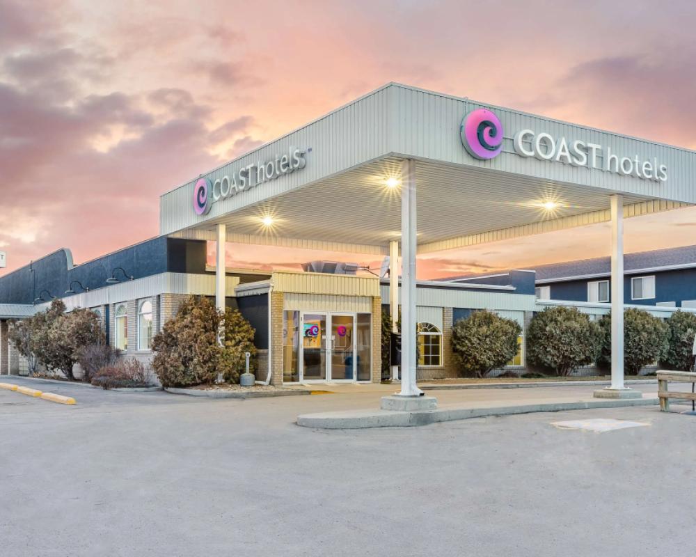 фото Coast Swift Current Hotel