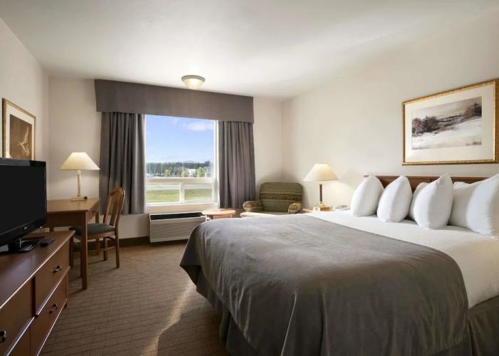 Super 8 by Wyndham Slave Lake AB