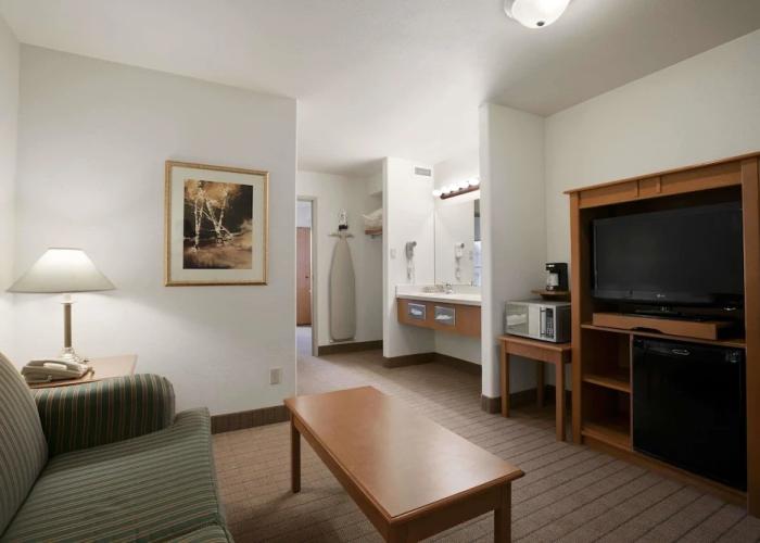 Super 8 by Wyndham Slave Lake AB