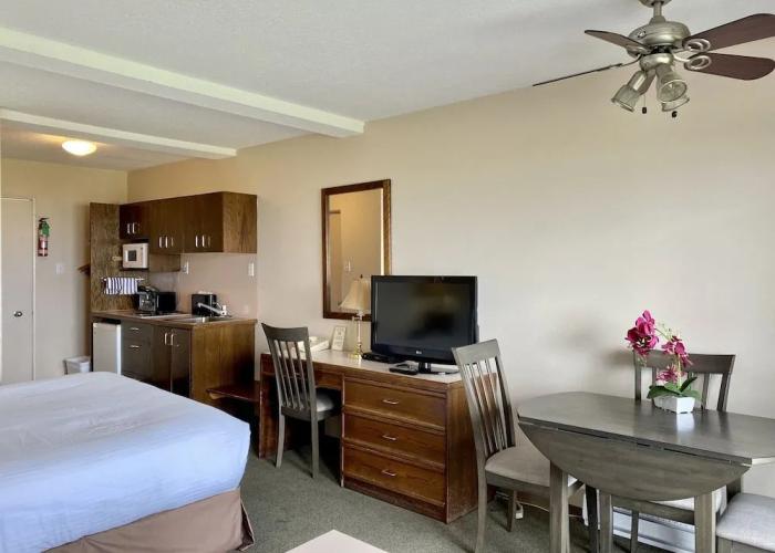 Sea Edge Motel