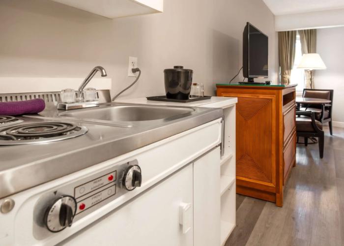 Coast Parksville Hotel