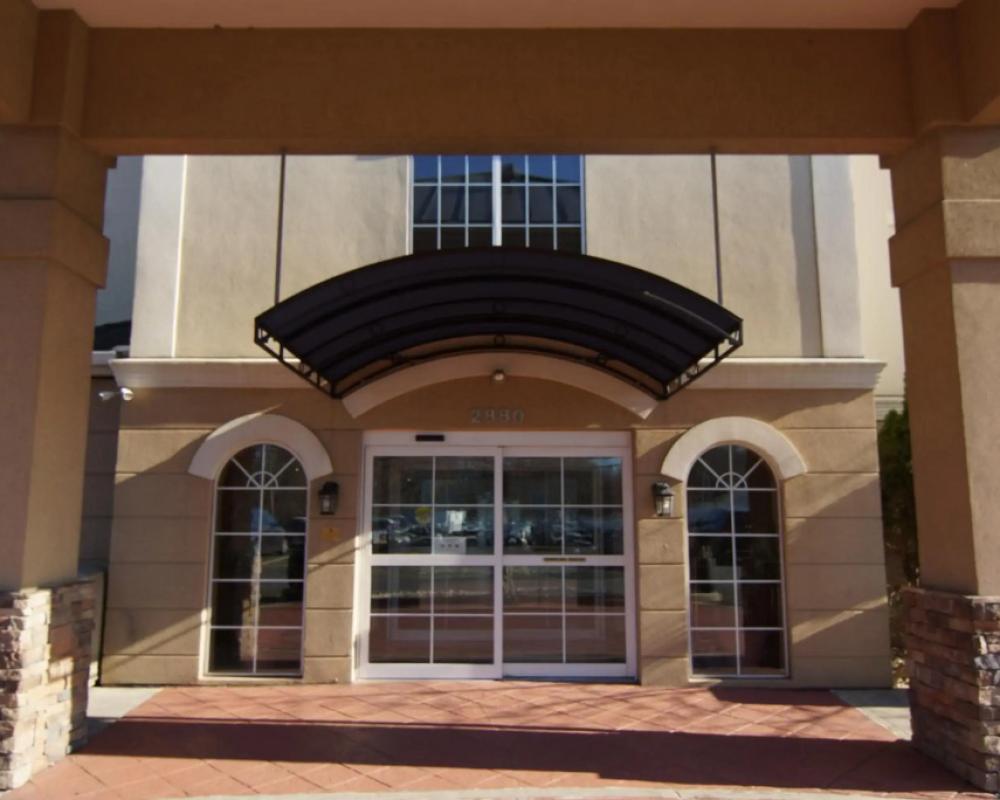 Comfort Suites Near University