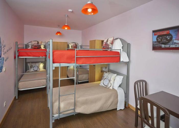 Welcome In - Suites & Hostel