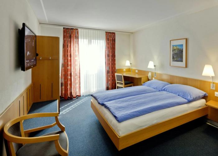 Good Night Inn