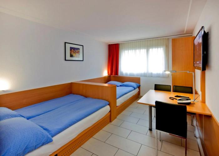 Good Night Inn