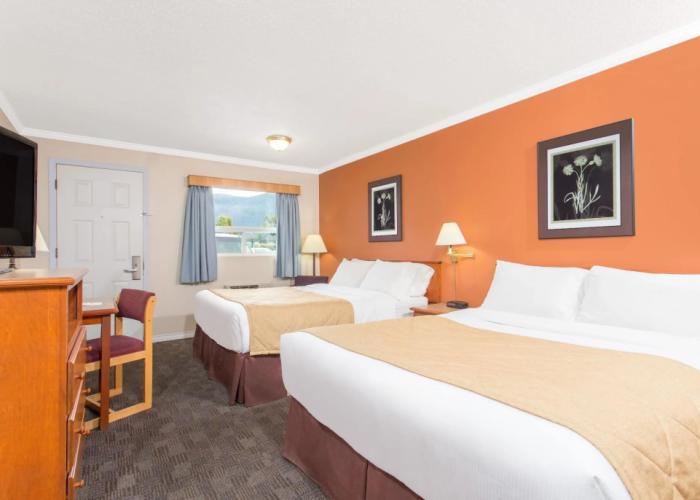 Grand Forks Inn
