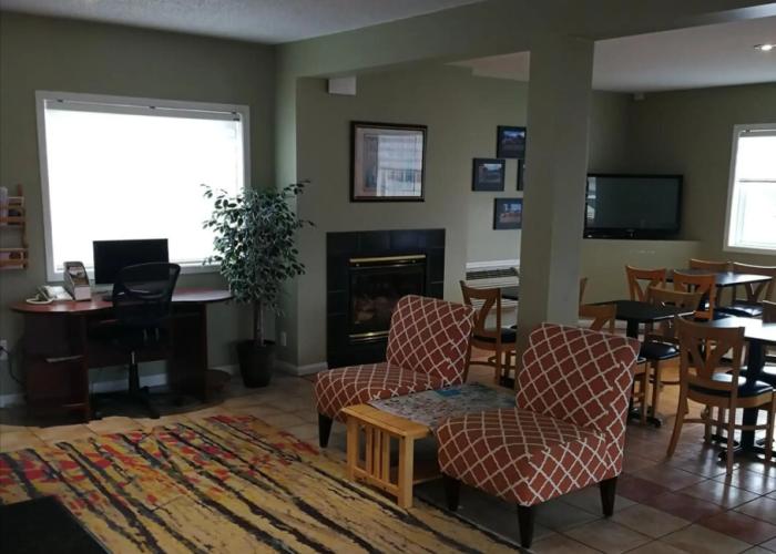 Grand Forks Inn