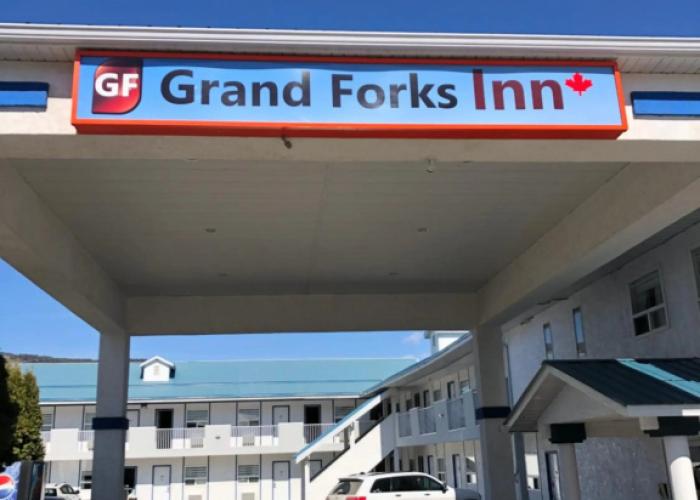 Grand Forks Inn