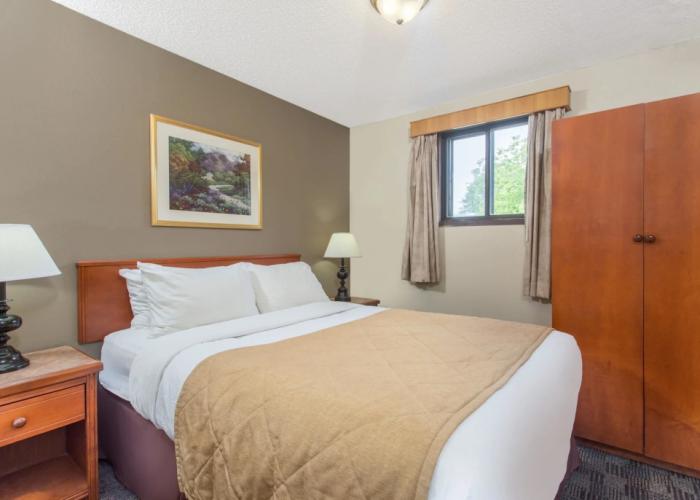 Grand Forks Inn