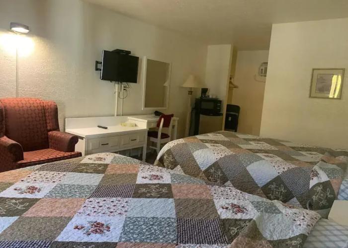 Granby River Inn  Suites