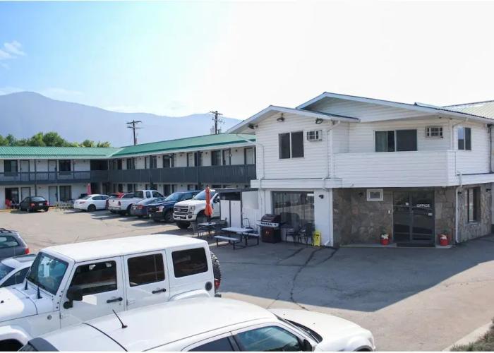 Granby River Inn  Suites