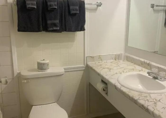 Granby River Inn  Suites