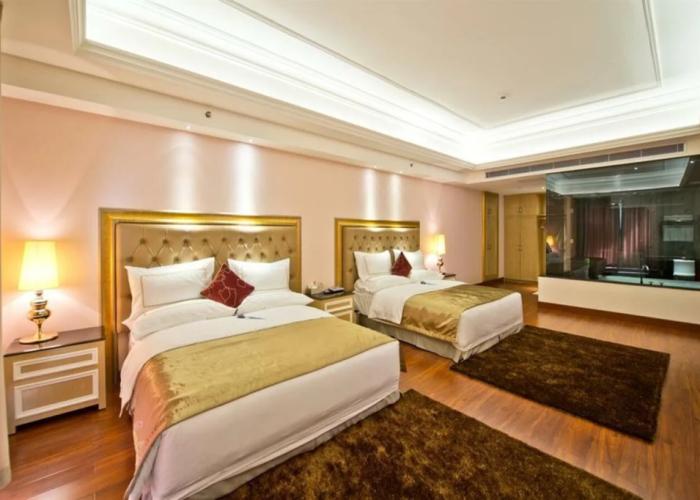 The Royal Pinnacle Hotel