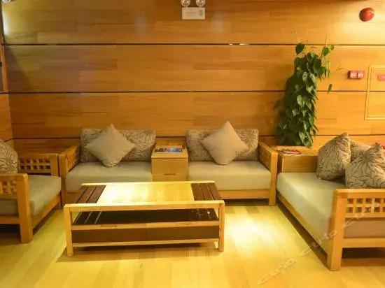 Lavande Hotels Zhuhai Gongbei Port Square Light Rail Terminal