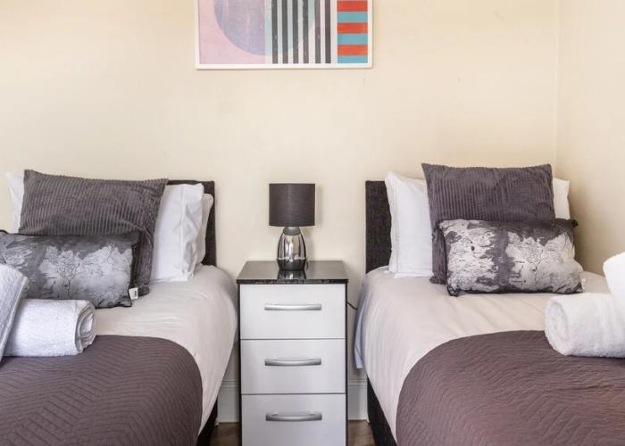Stunning 2-bed Apartment in Grays