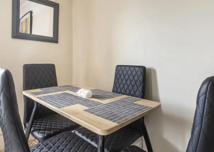 Stunning 2-bed Apartment in Grays