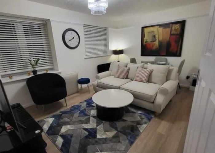 Lovely 2-bed Apartment in Grays