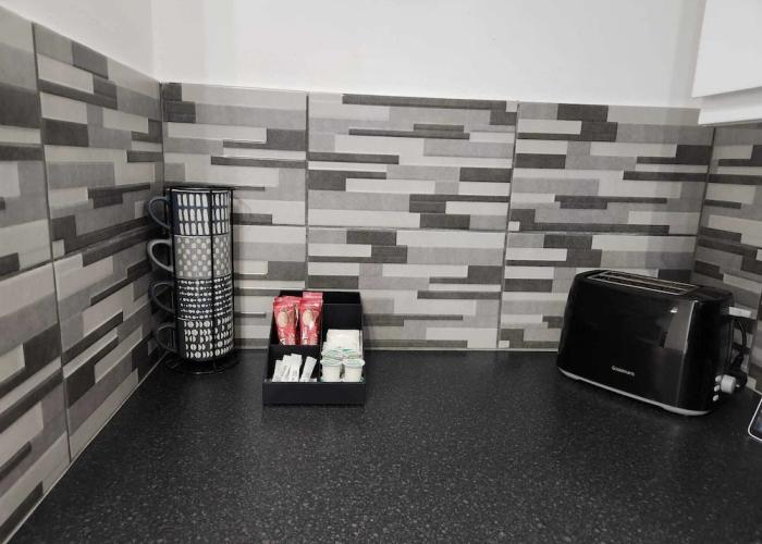 Grays Apartment With City Views Lakeside Shopping