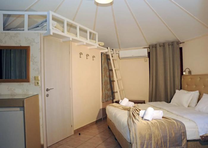 Chrissa Camping Rooms & Bungalows