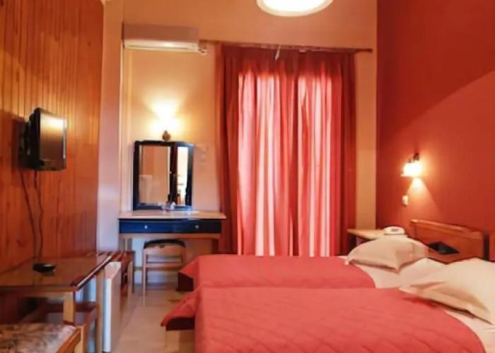 Hotel Varonos